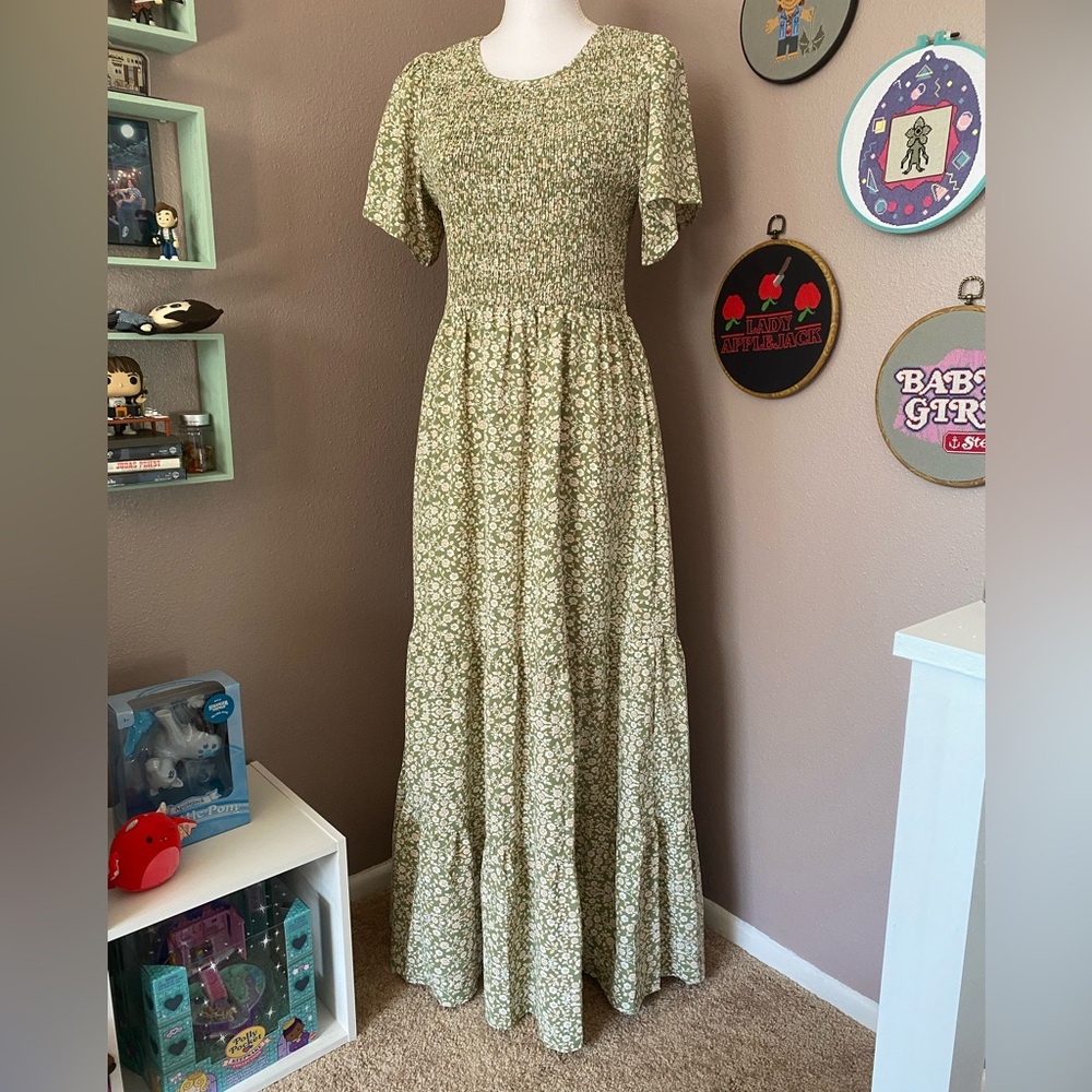 Green Floral Cottagecore Maxi Dress